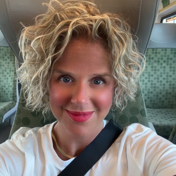 Meet your Posher, Erin - Picture 1 of 1